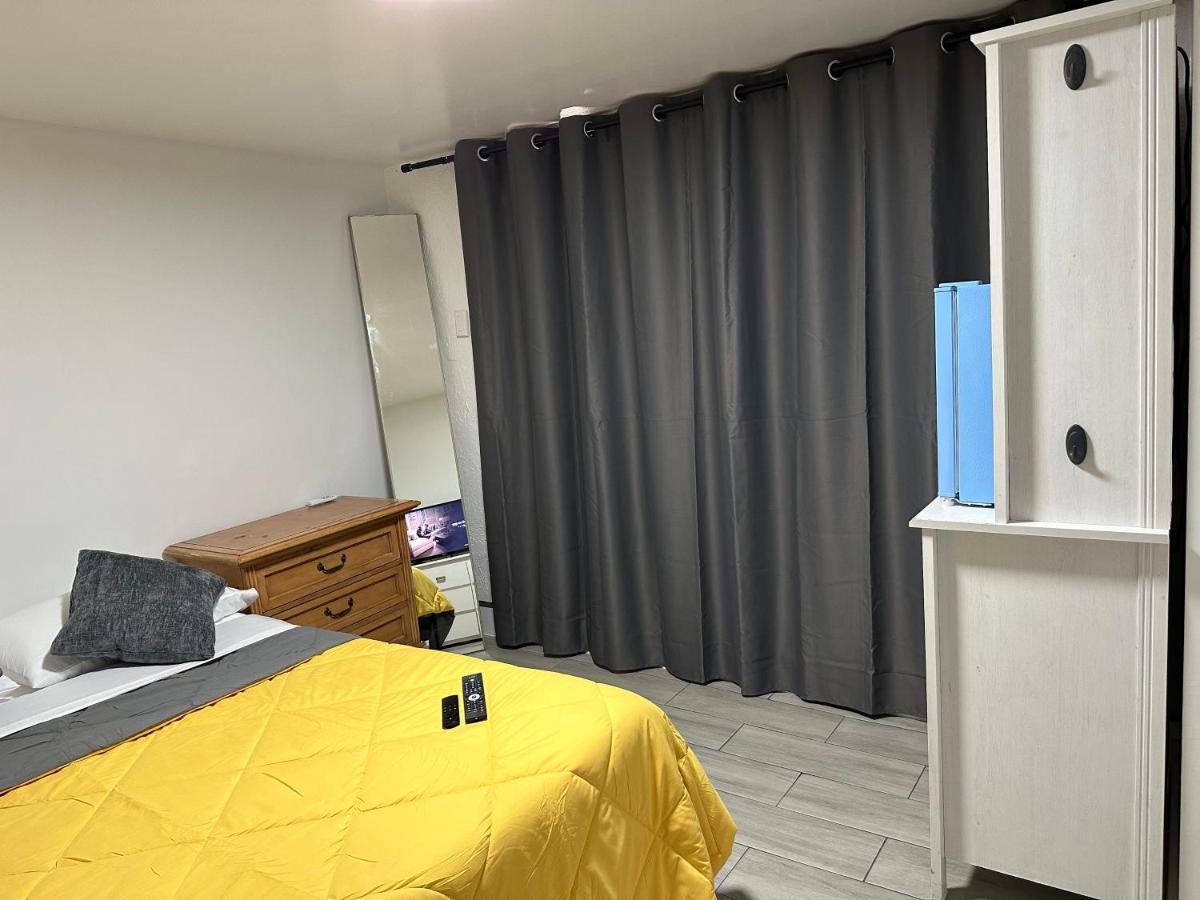 Serene Full Bed With 50 Inch Smart Tv, Netflix, Airplay, Mini-Fridge, And 500 Mbps Wifi Near Fiu, Dolphin Mall, Airport Miami Eksteriør bilde